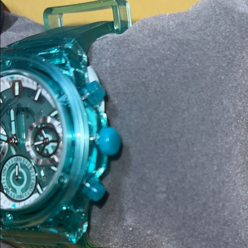 GUESS Aqua Watch - Picture 6 of 8